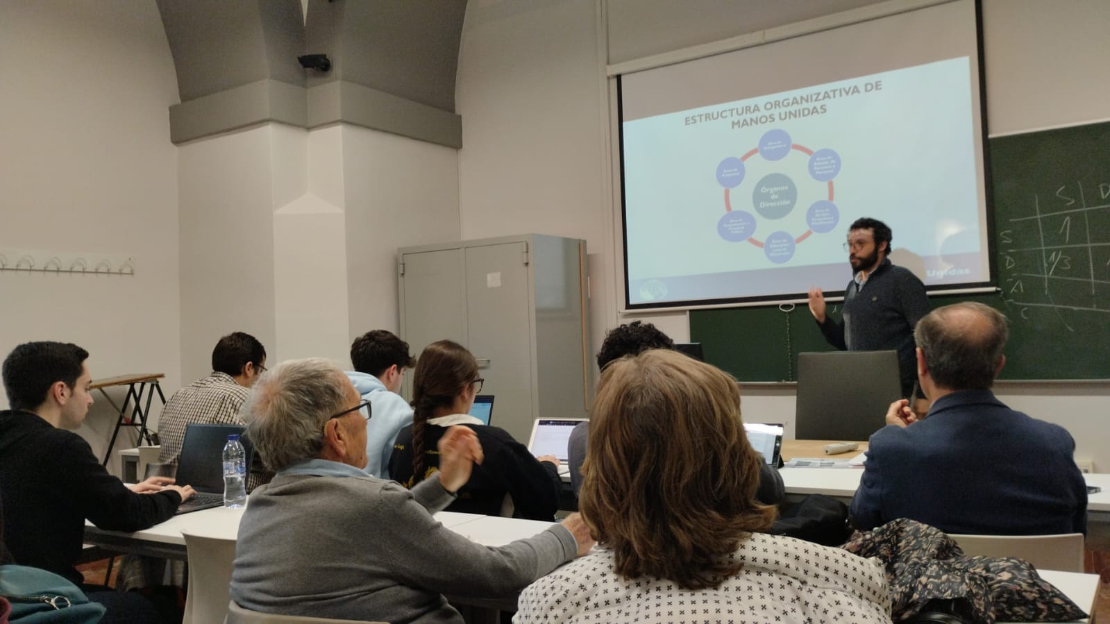 Lleno absoluto en la Conferencia de Manos Unidas