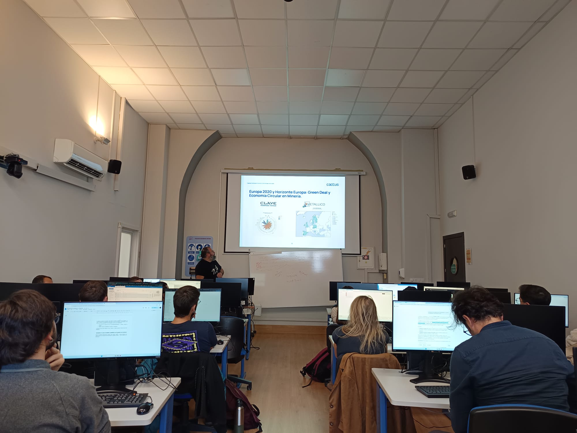 TALLER: Inteligencia Artificial  para en Análisis  Cualitativo en la  Gestión del Territorio