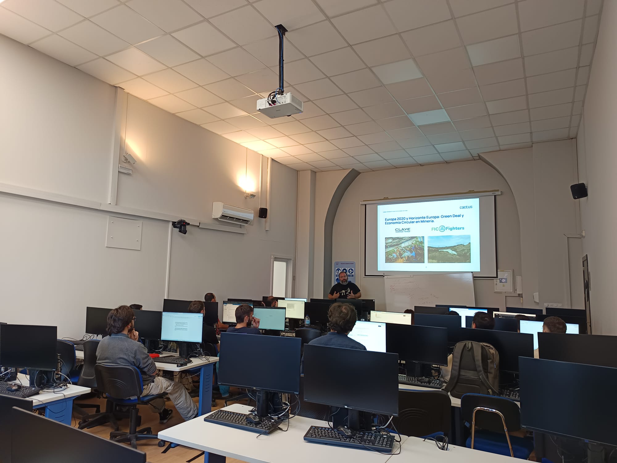 TALLER: Inteligencia Artificial  para en Análisis  Cualitativo en la  Gestión del Territorio